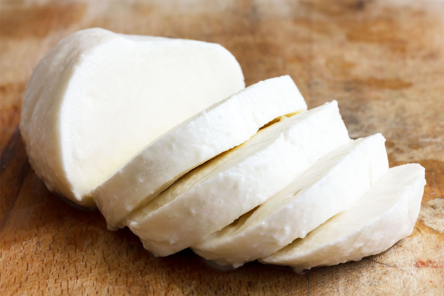 Sliced mozzarella 