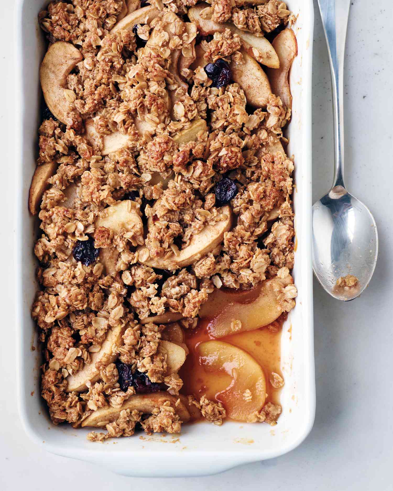 apple-oat-crisp-02-58678-md110320.jpg