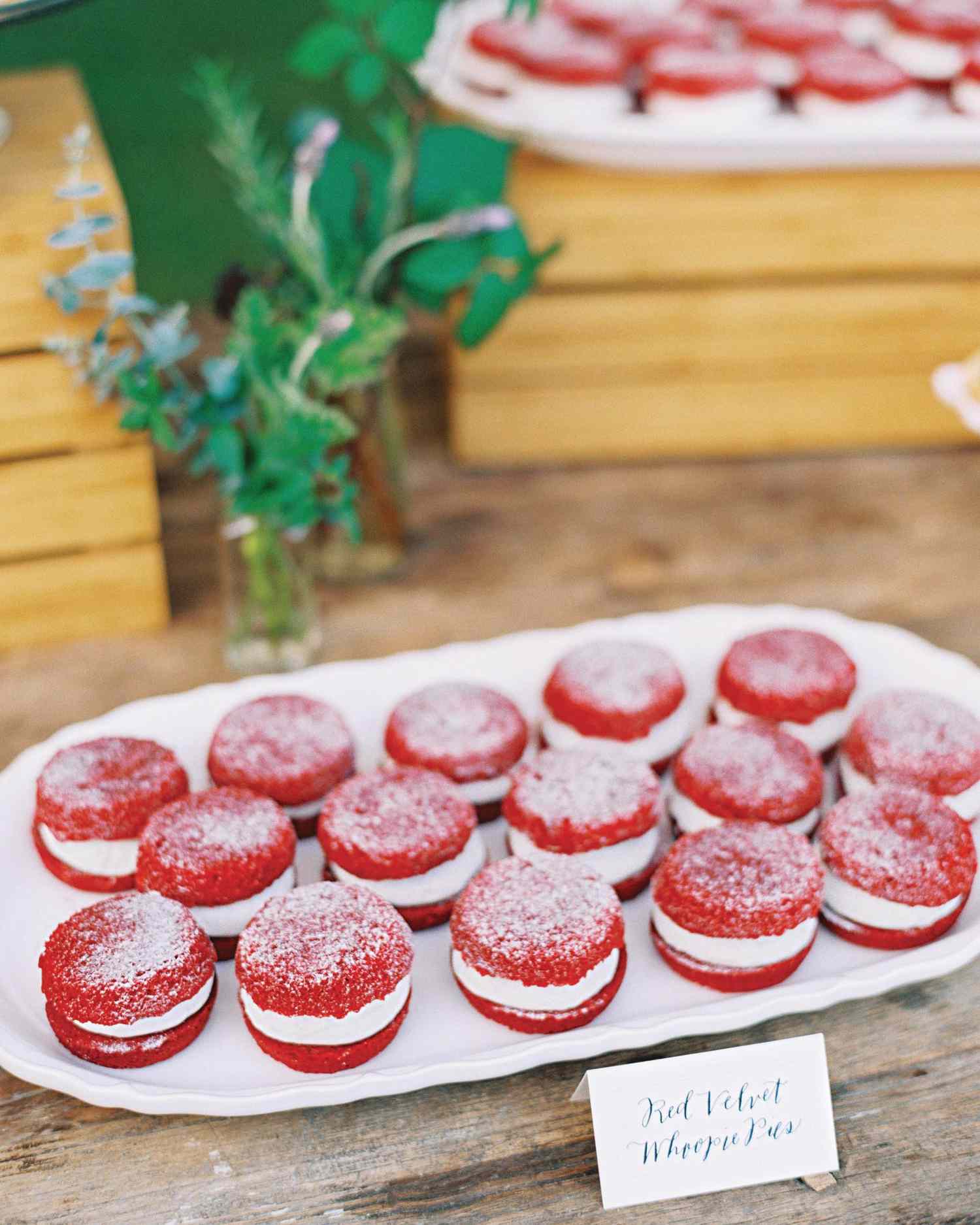 josh-matt-real-wedding-dessert-macaroons.jpg