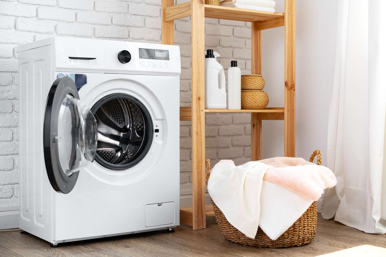Minimal Laundry room