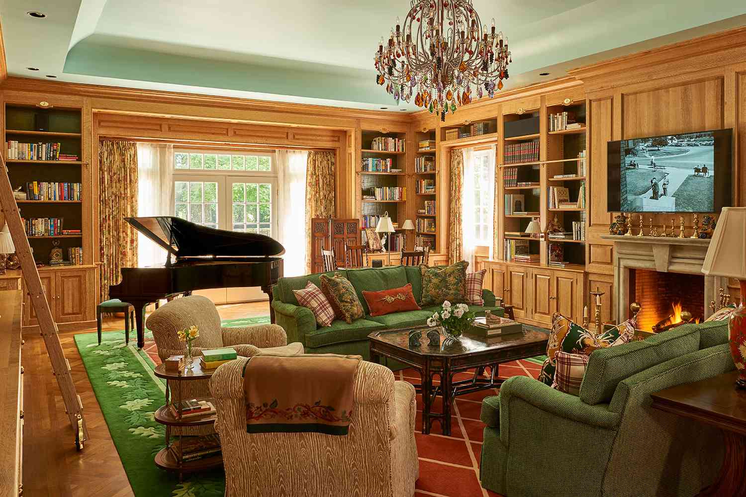 Coffee table with a tray in living room