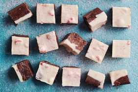 peppermint-fudge-02-d112409r.jpg