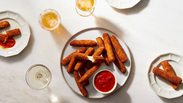 plate of mozzarella sticks