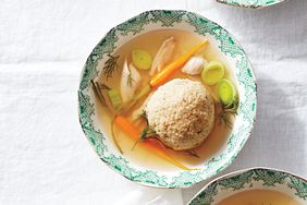 matzoh-ball-soup-037-d112763-0416.jpg