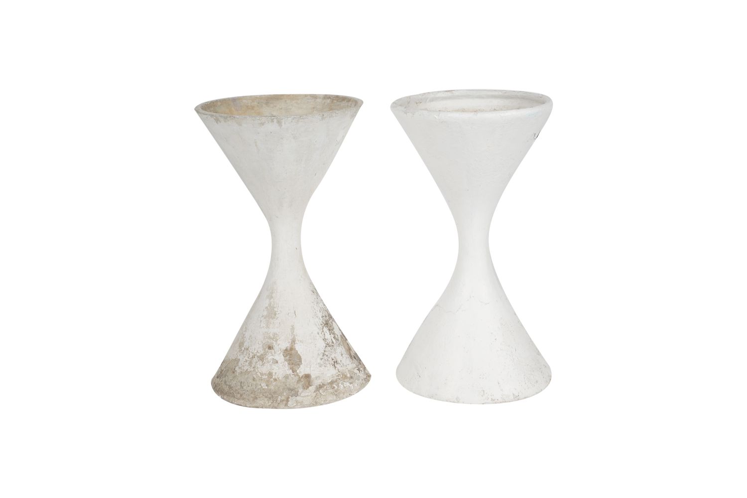 Pair of Mid-Century Modern Willy Guhl X-Large Hourglass Diablo Planters on White Background