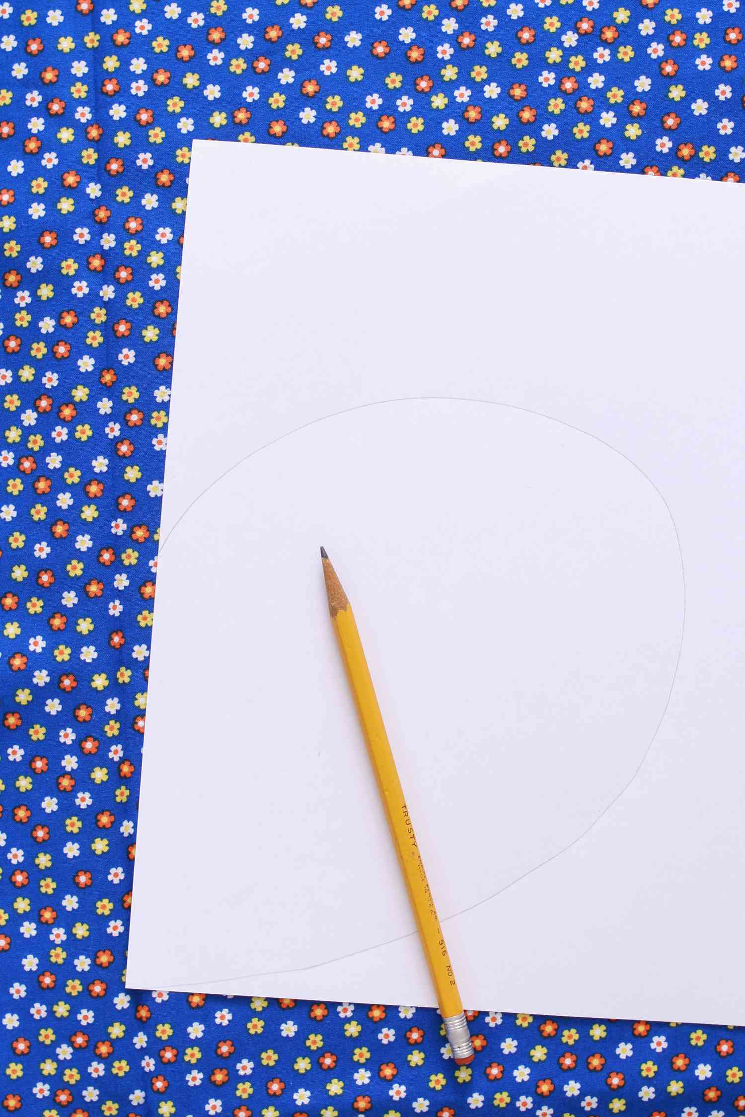 tracing a pocket to sew