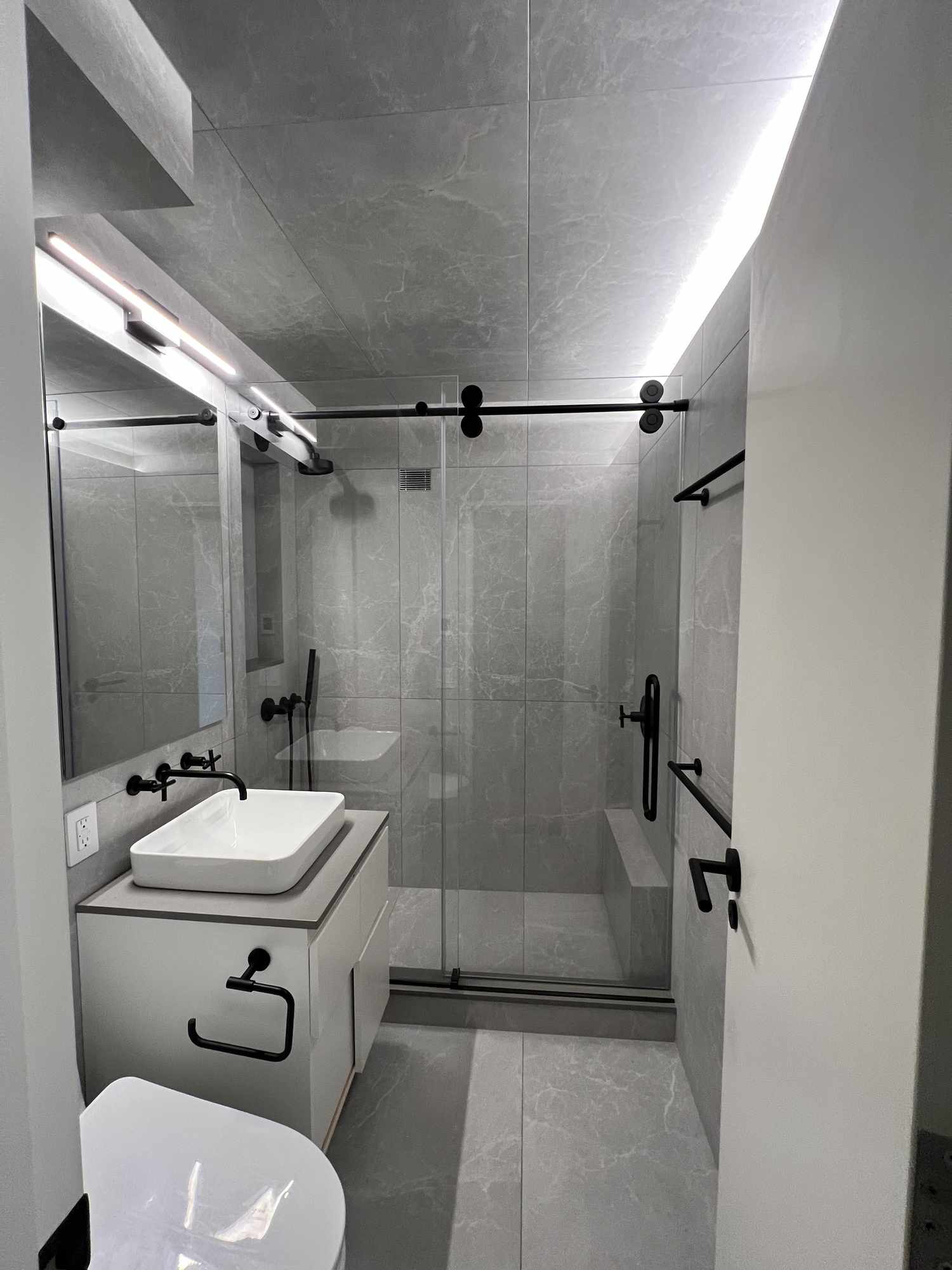 minimalist bathroom design