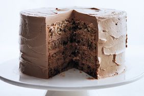 chocolate-flecked-layer-cake-md109612.jpg
