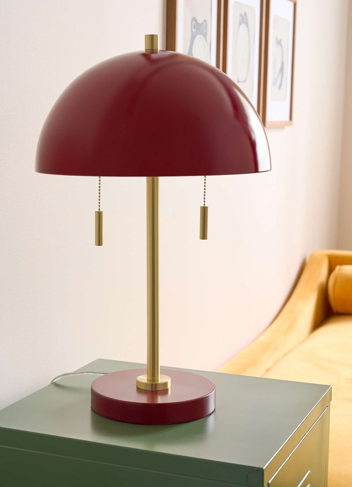 Rust-Oleum burgundy lamp