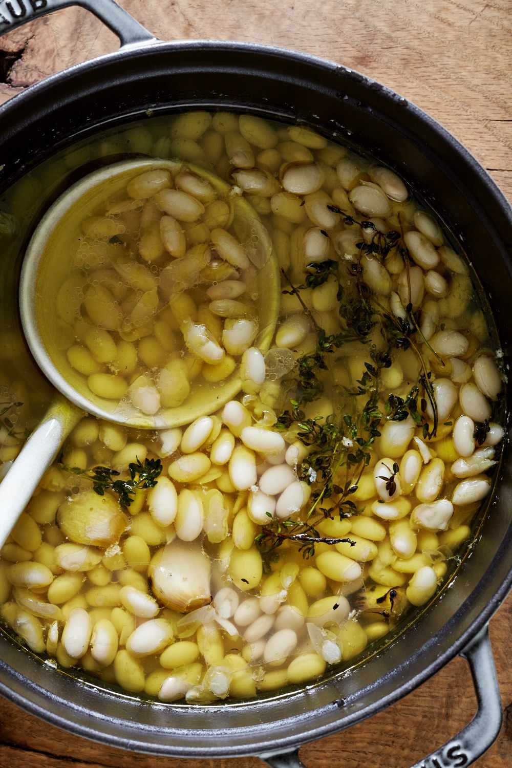 cooking garlicky beans with thyme