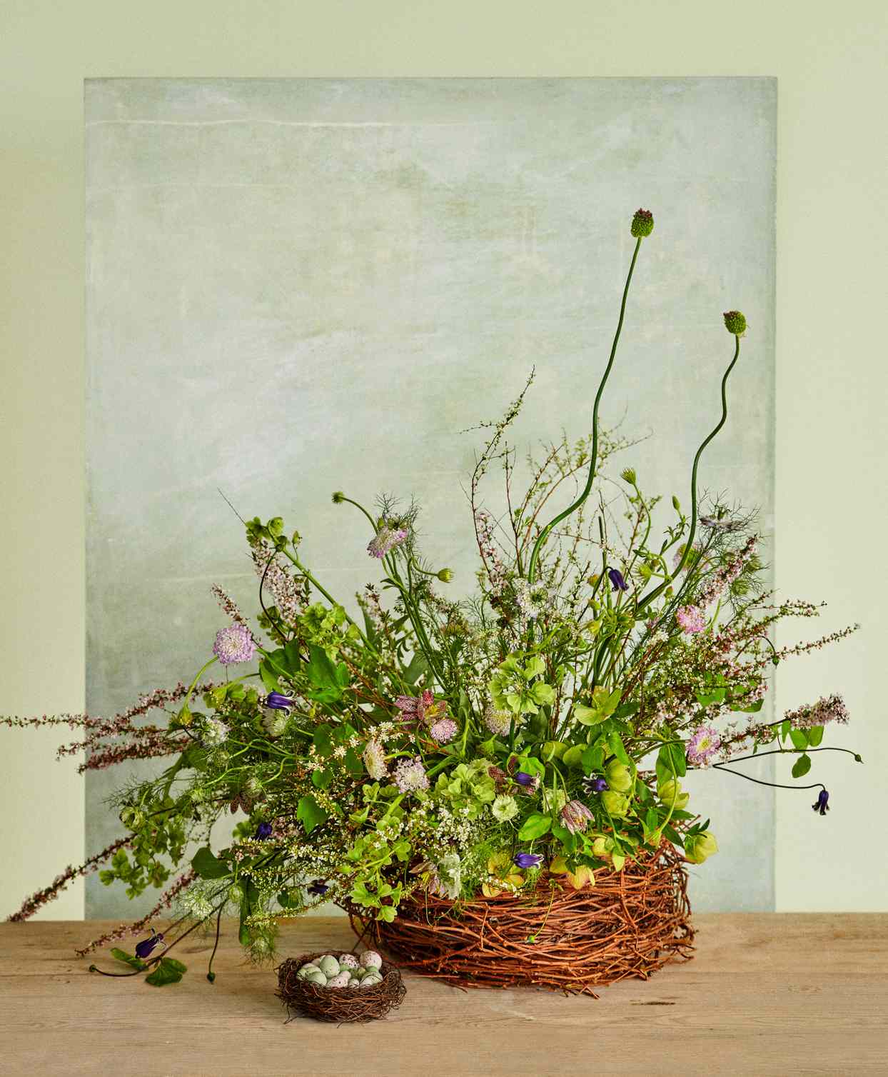 floral arrangement for Easter