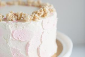 almond-cake-top-tier-buttercream-bakeshop-0616.jpg