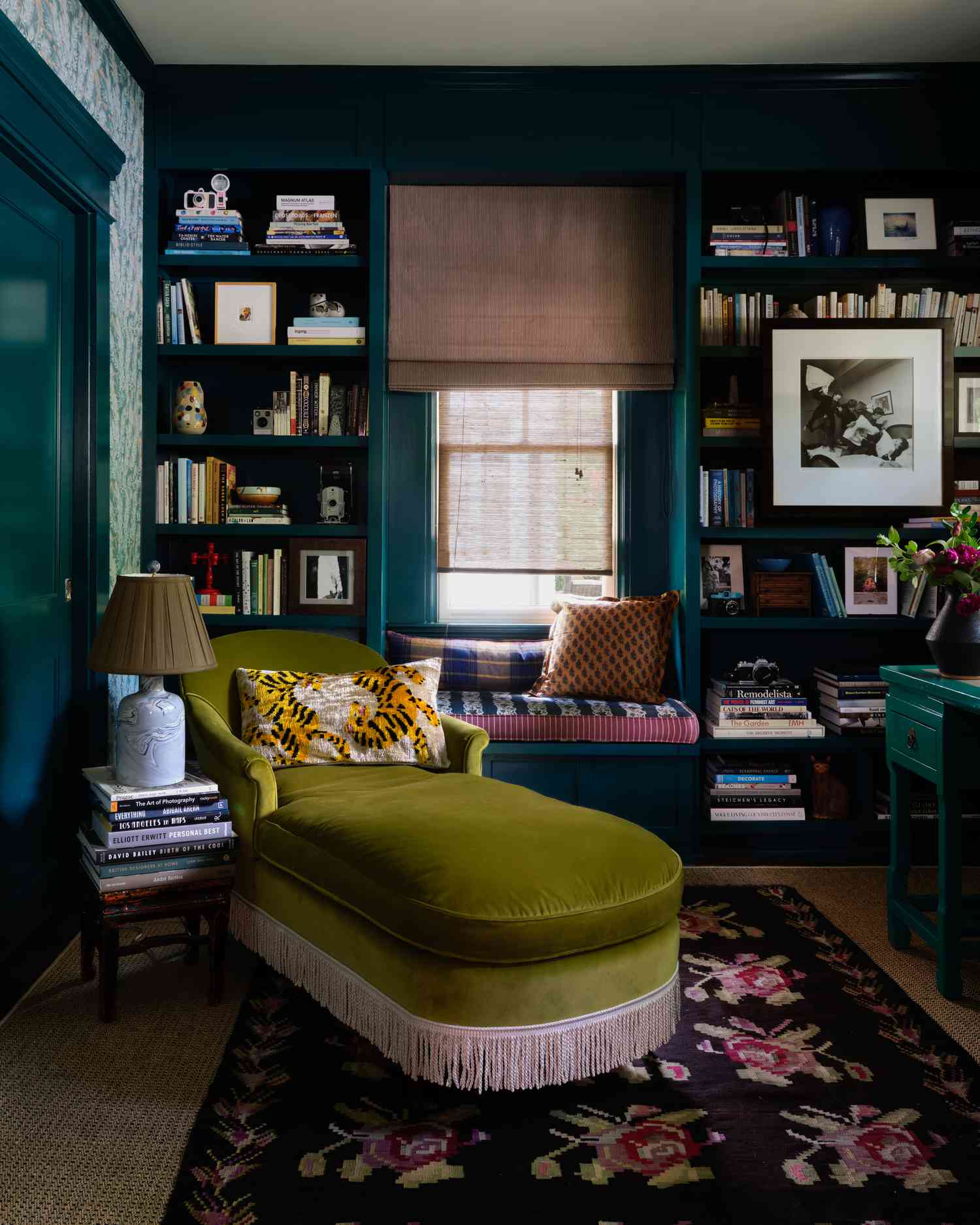 Elegant Book Lounge