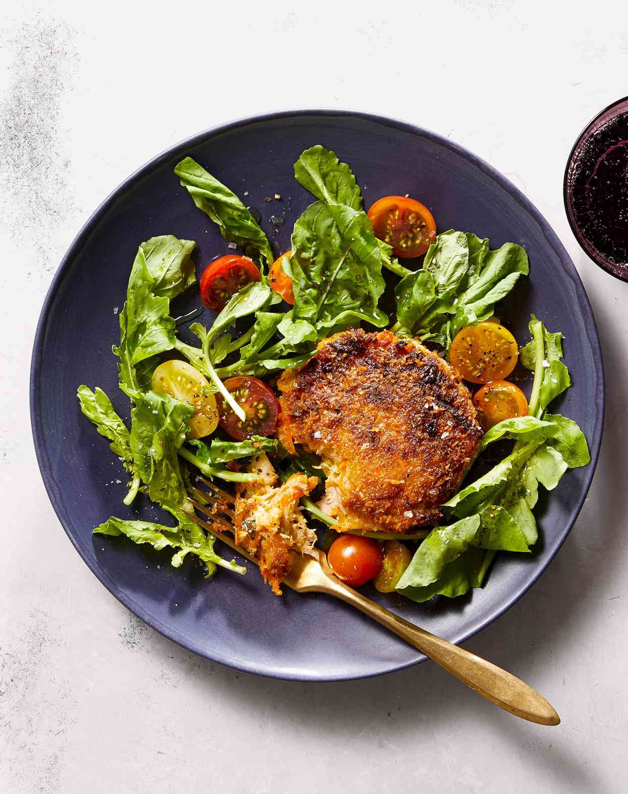 tuna cakes with arugula-tomato salad