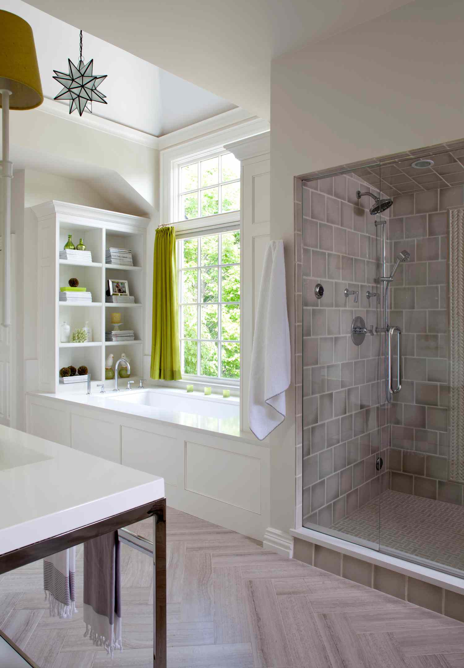 wainscoting around bathtub