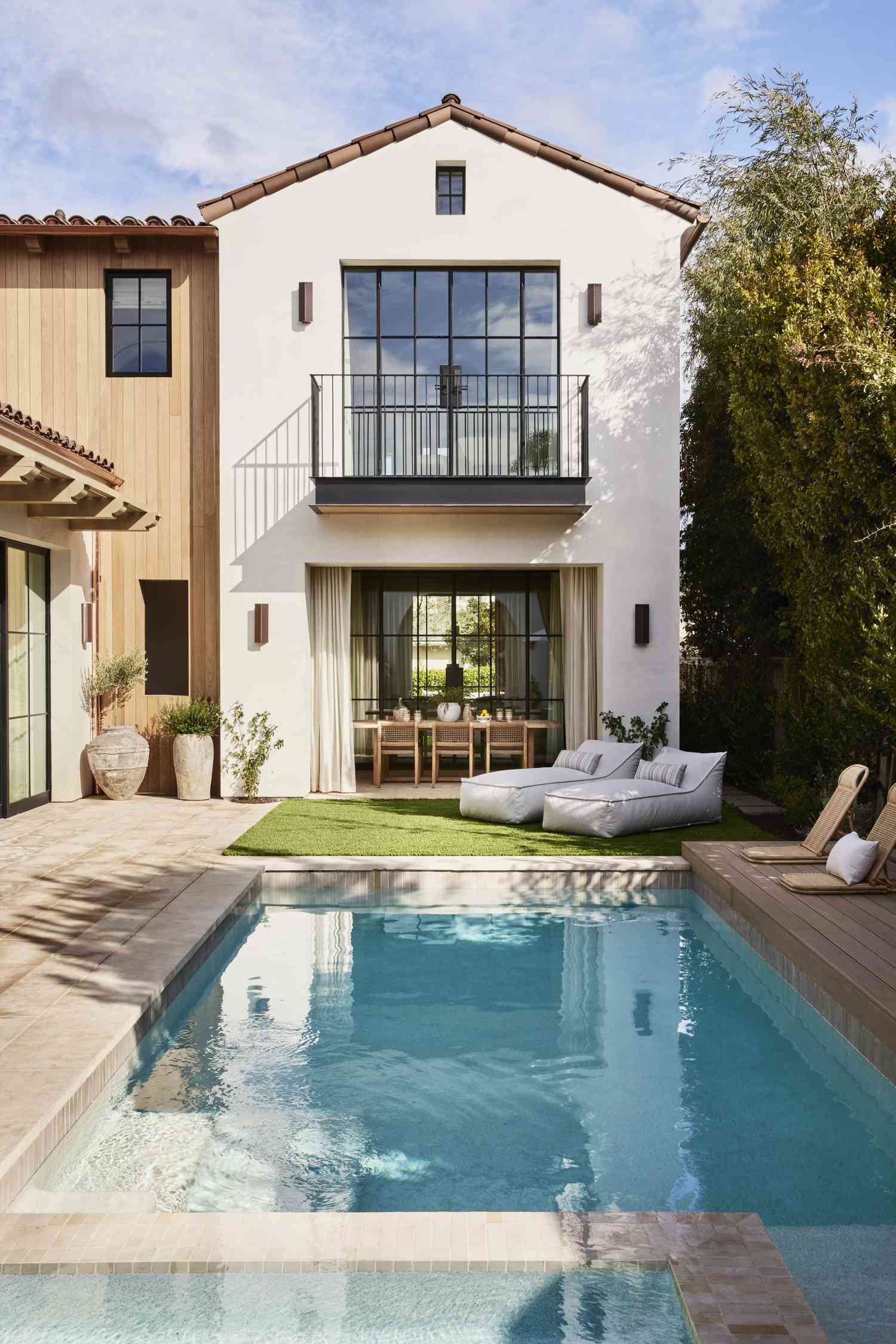 Backyard Shade From Privacy Foliage 