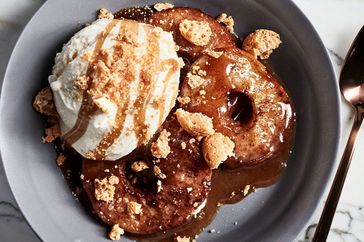 apple sundae with cider caramel