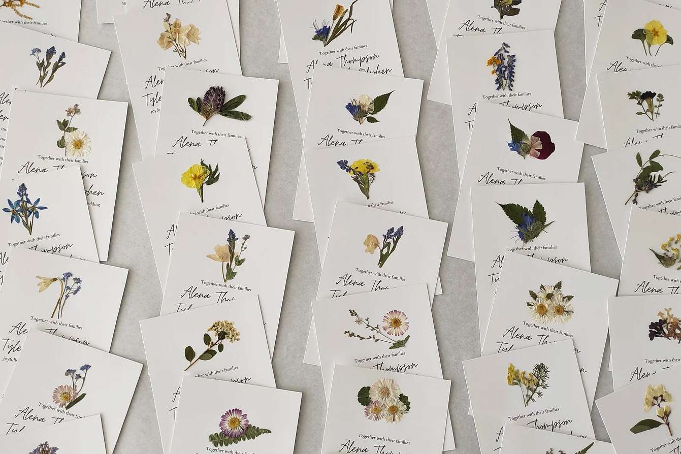 BonbonsdeLiga Handmade Wedding Invitation With Real Pressed Flowers