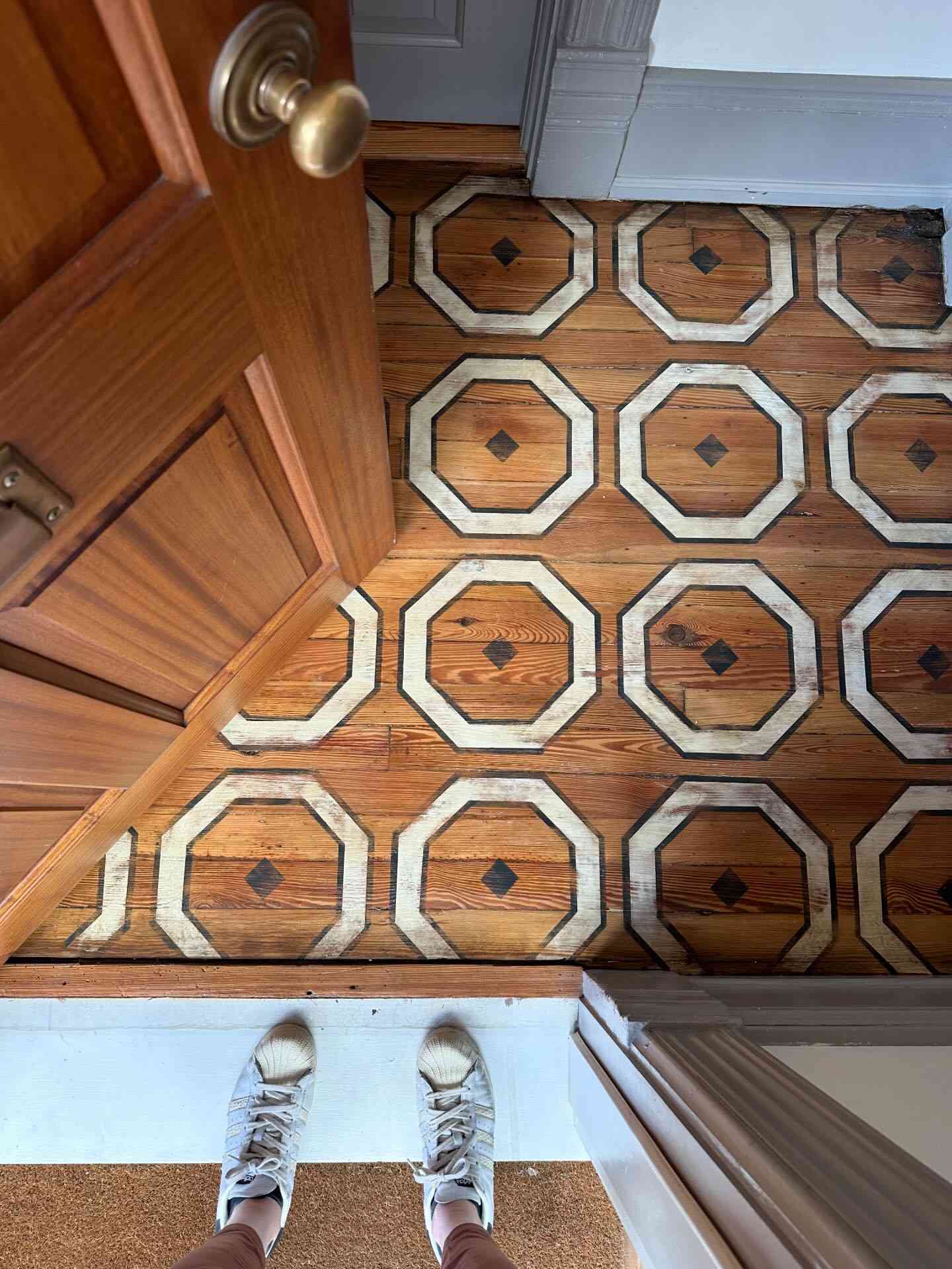 graphic painted floor designs