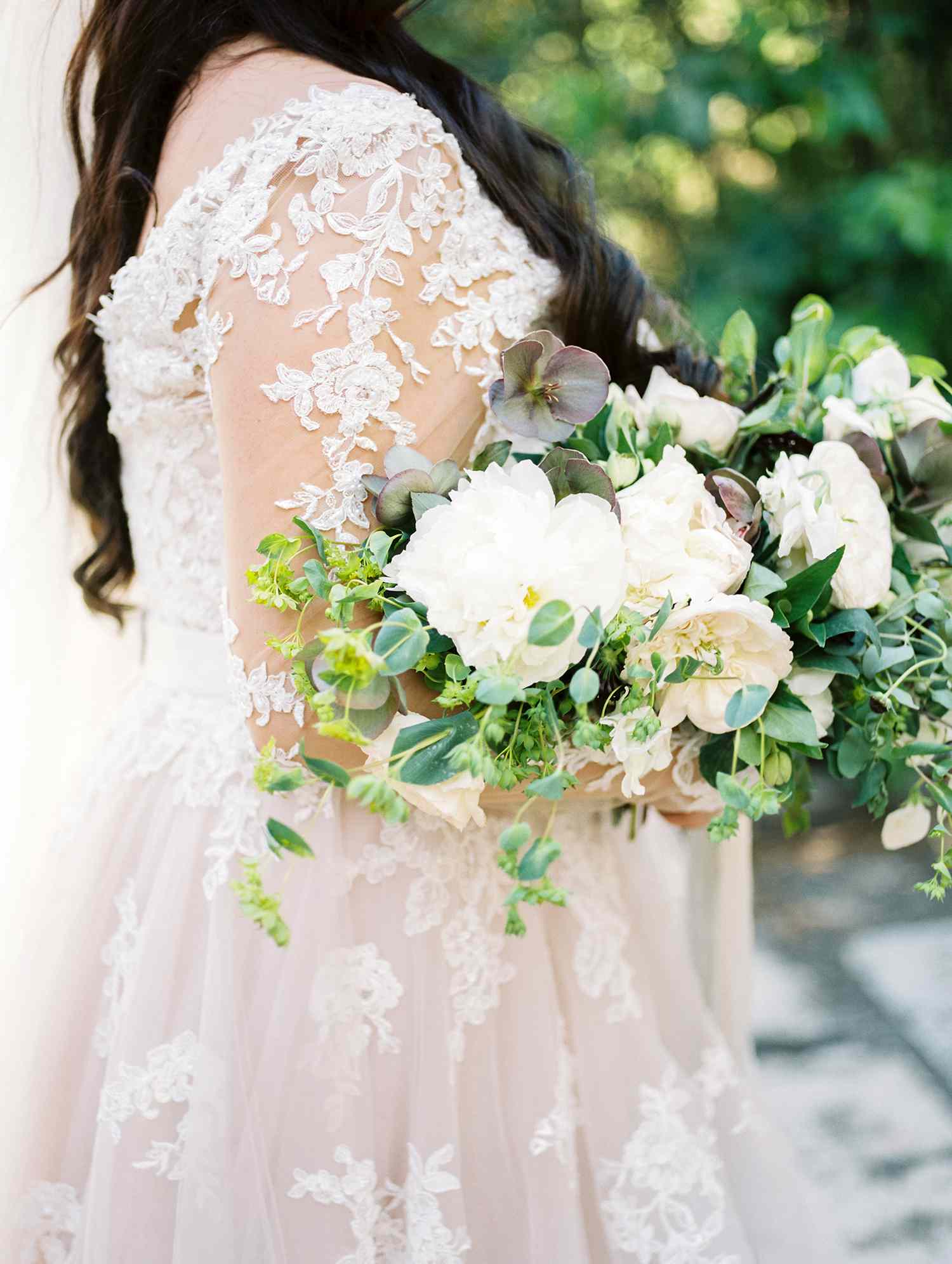 erika evan brides wedding bouquet