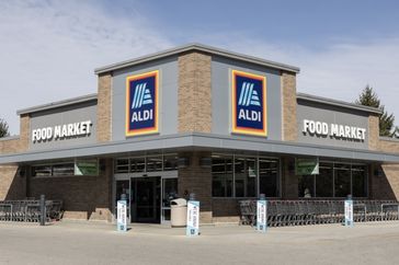 An Aldi grocery store building with signage and entrance visible