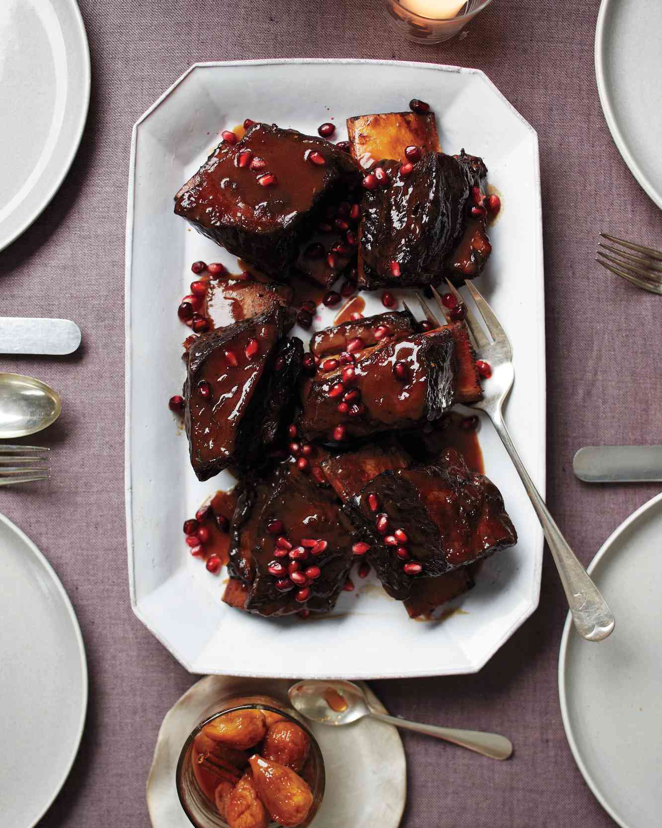 hol-pomm-glazed-short-ribs-005-med109135.jpg