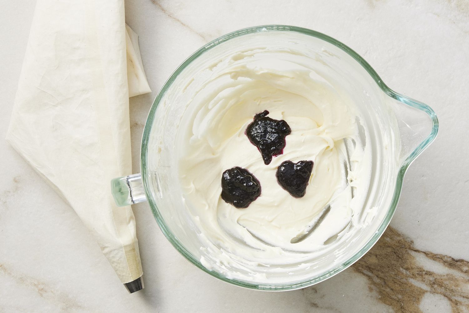 Frosting and pastry bag