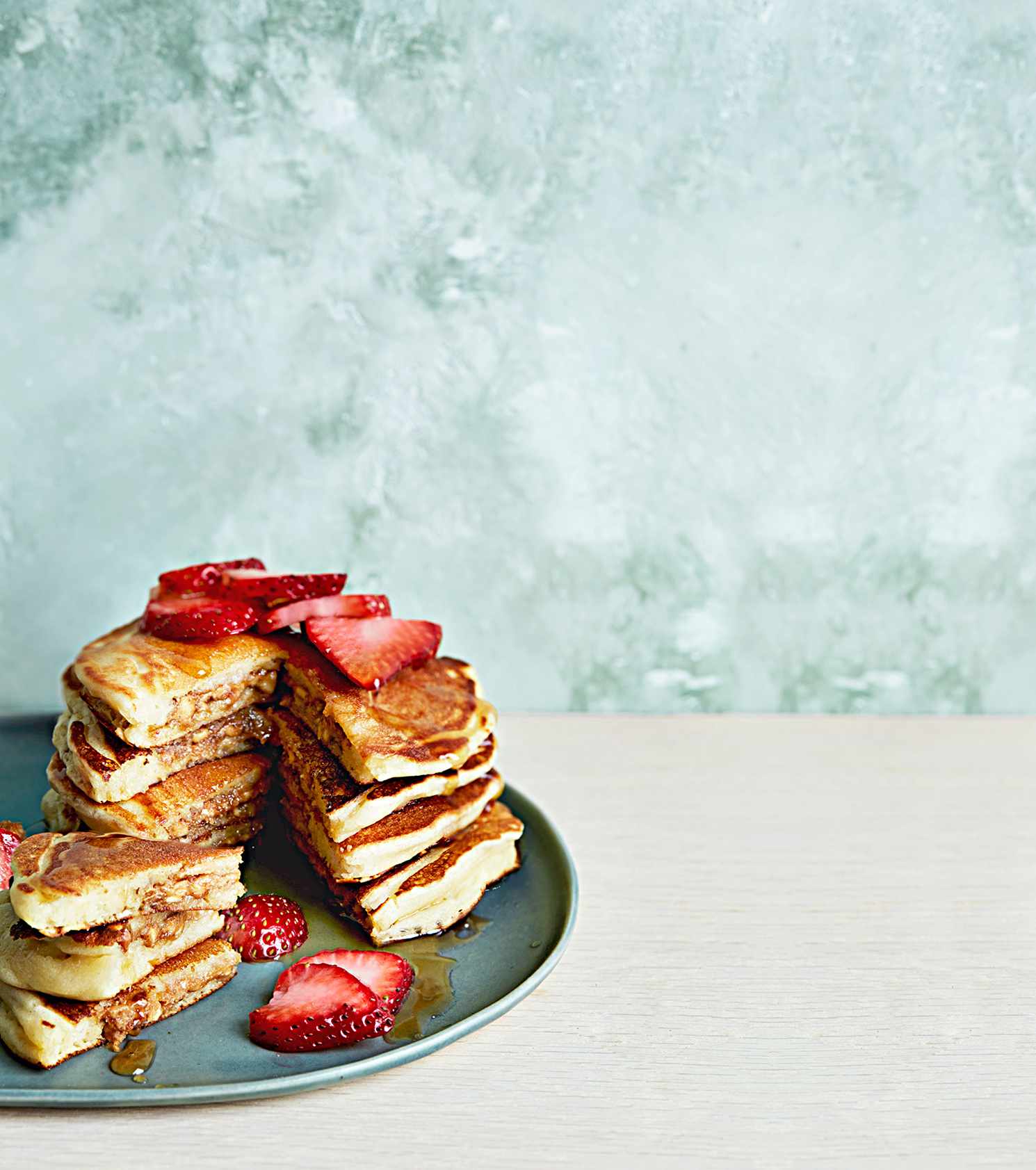 peanut butter and berries pancakes