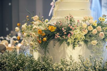 maximalist wedding cake with florals