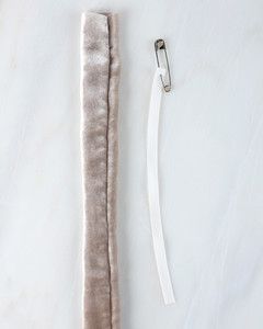 diy scrunchie elastic on safety pin