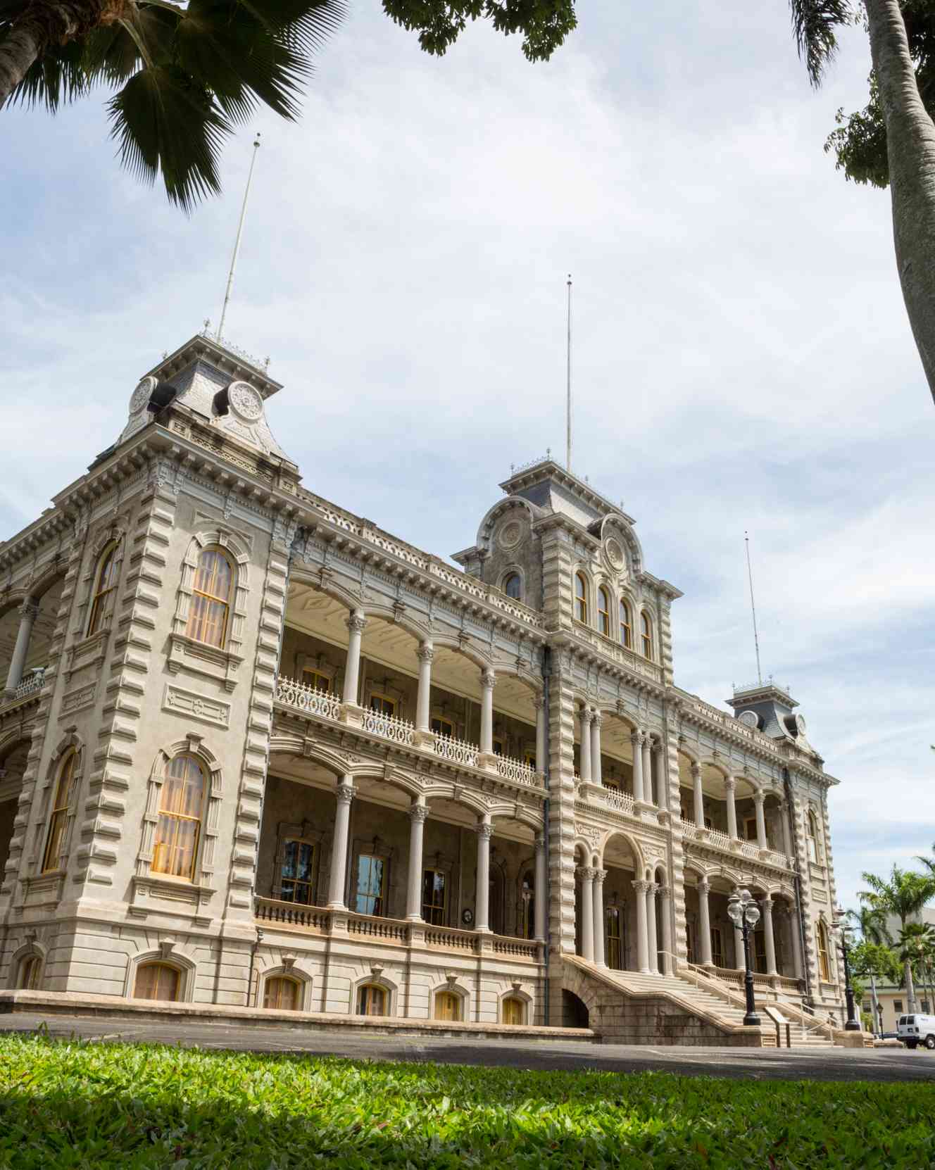 castle-wedding-venues-iolani-hawaii-0115.jpg