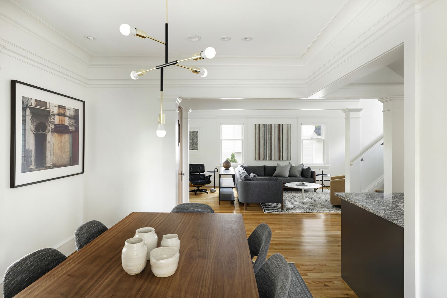 Ultra Modern Dining Room Lightihng