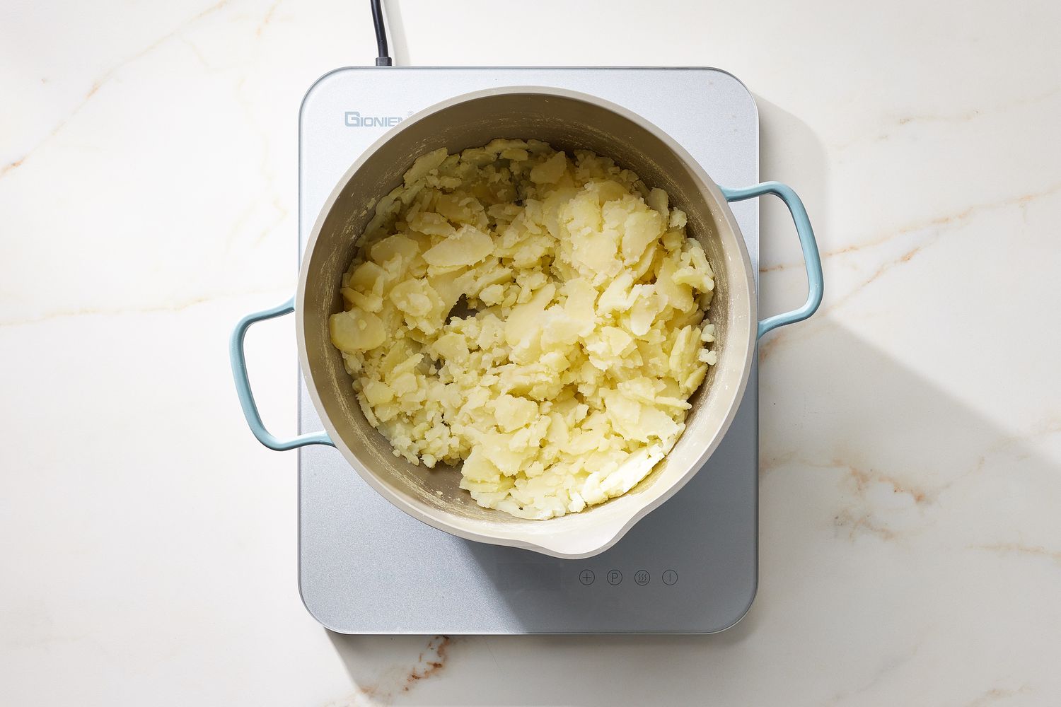 Cheddar-Topped Shepherds Pie