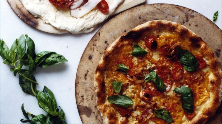 heirloom tomato pizza