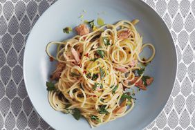 spaghetti-with-tuna-036-md110958.jpg