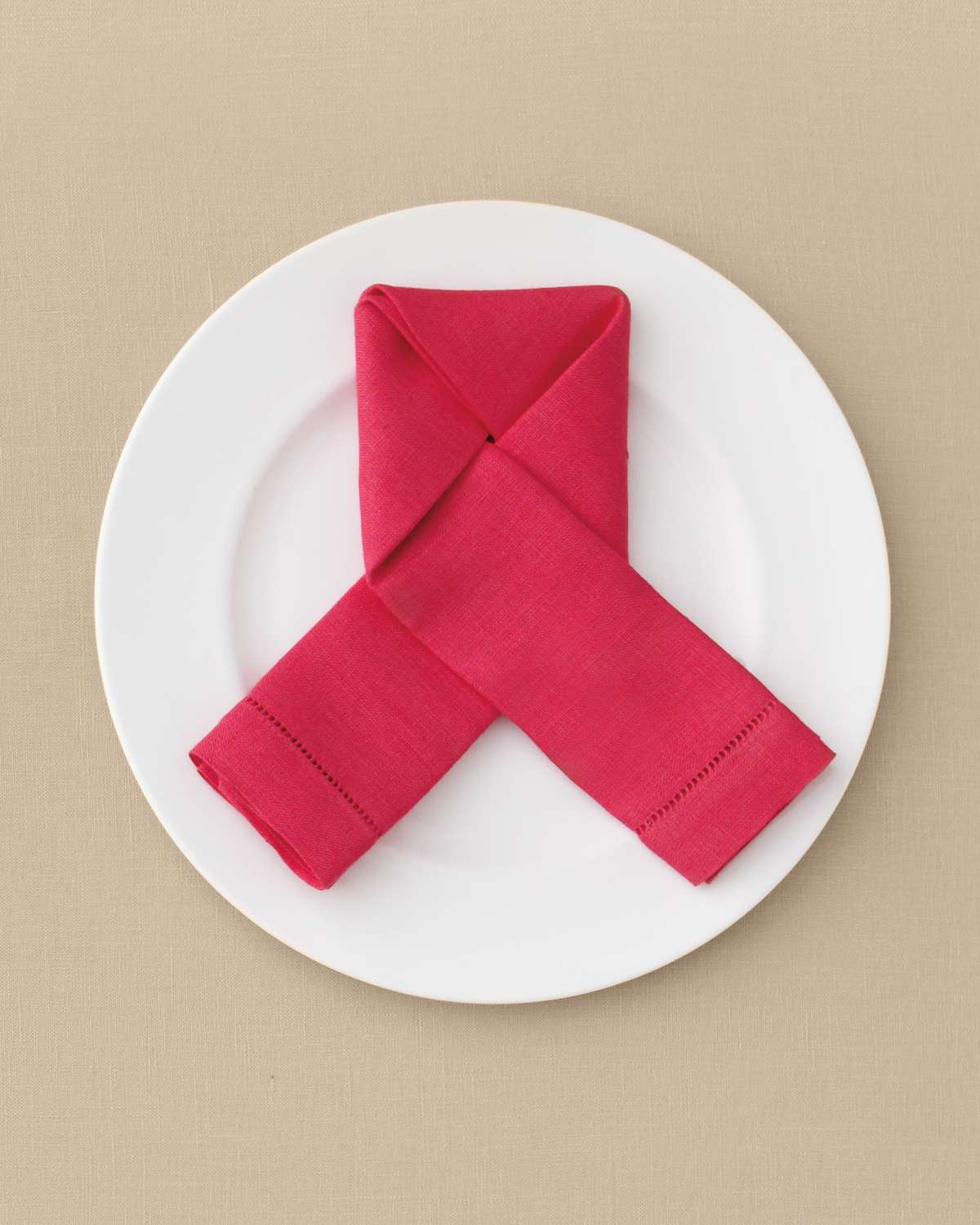 napkin-lovers-knot-mwd110589.jpg