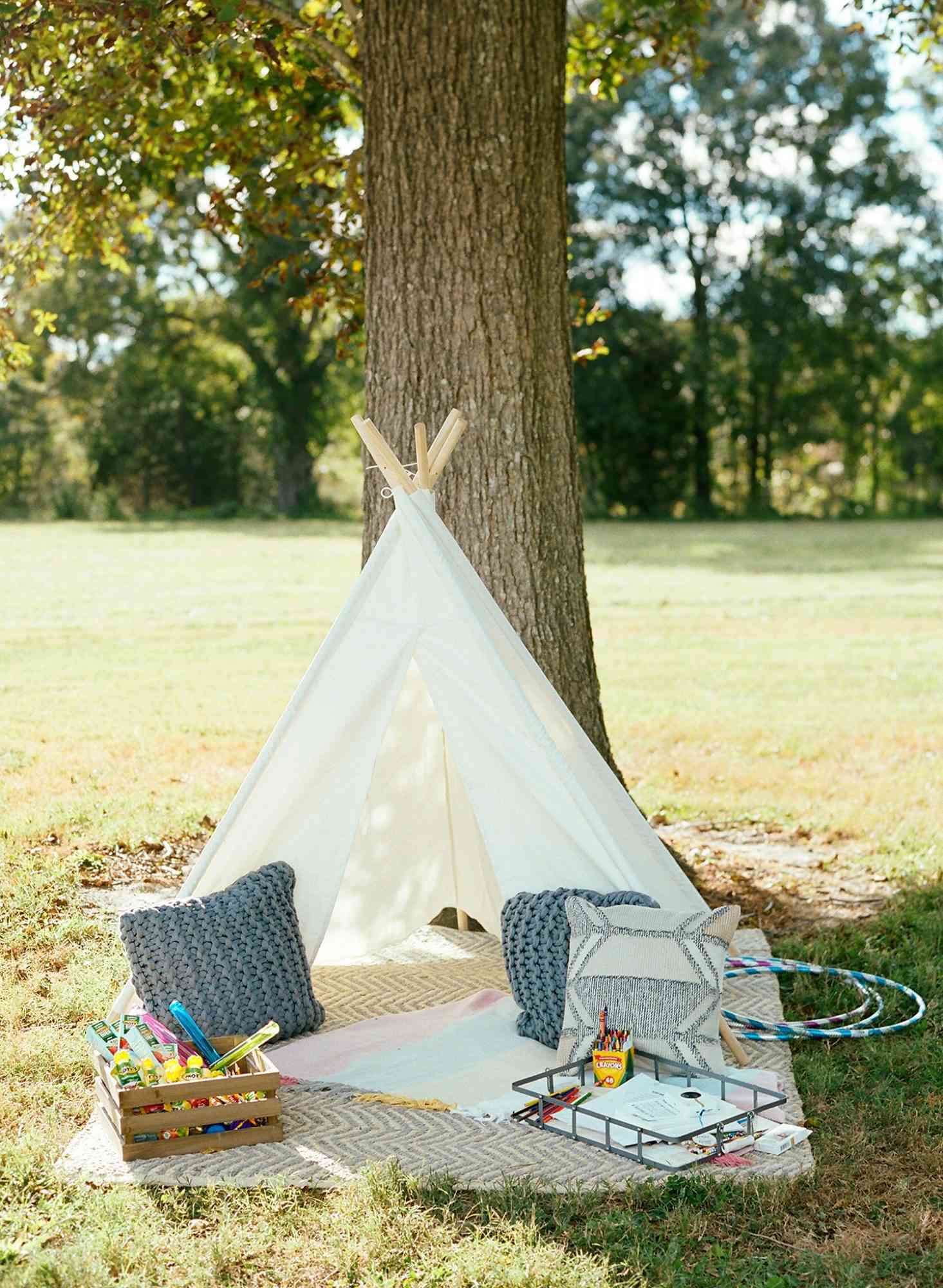 jen geoff wedding kids play tent