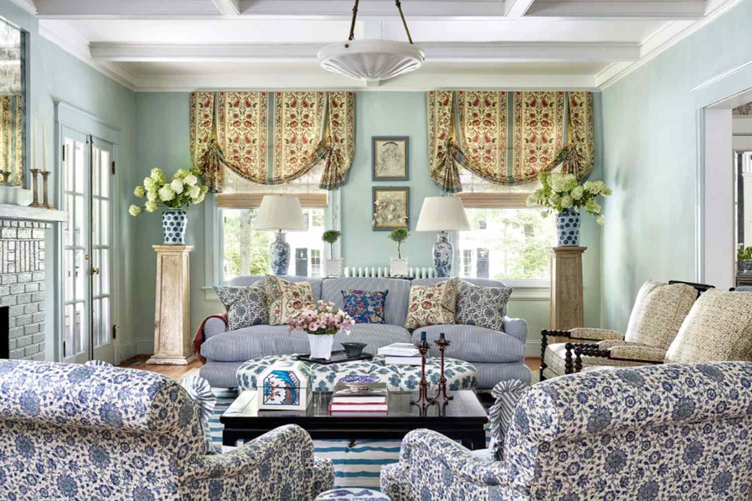 Living room decorated with pattern drenching