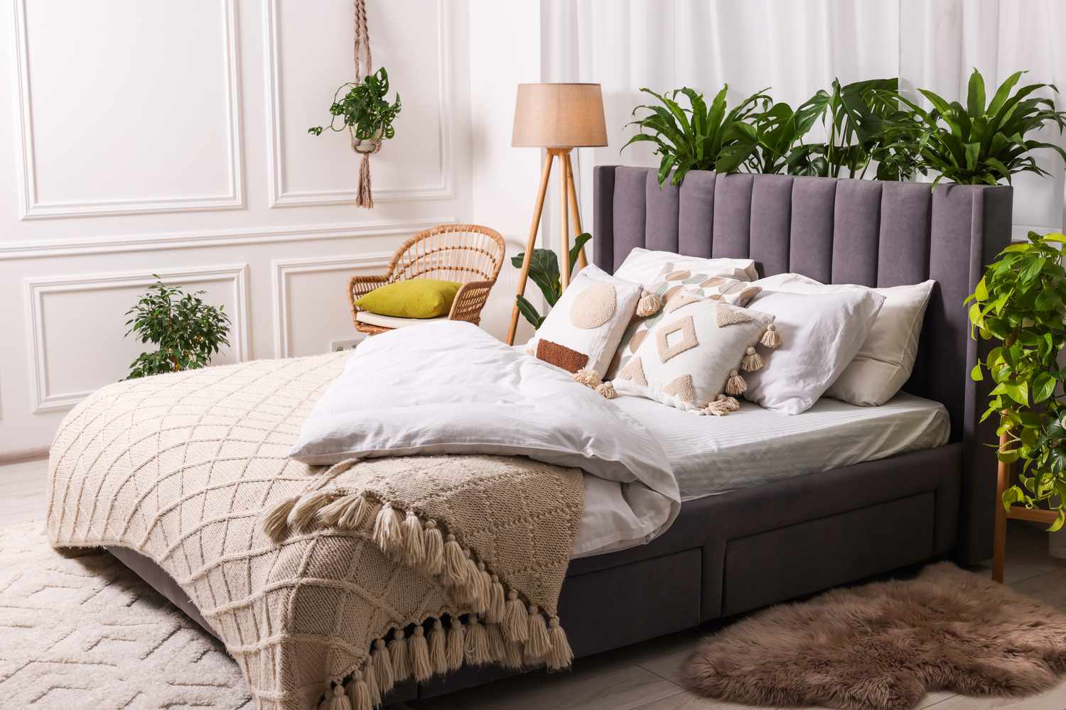 Bedroom with comforter