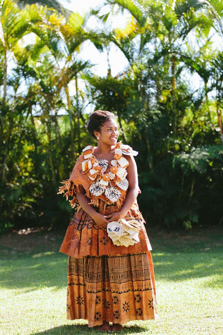 worldly wedding dresses kama catch me 01