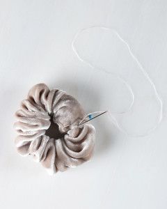diy scrunchie sew scrunchie close