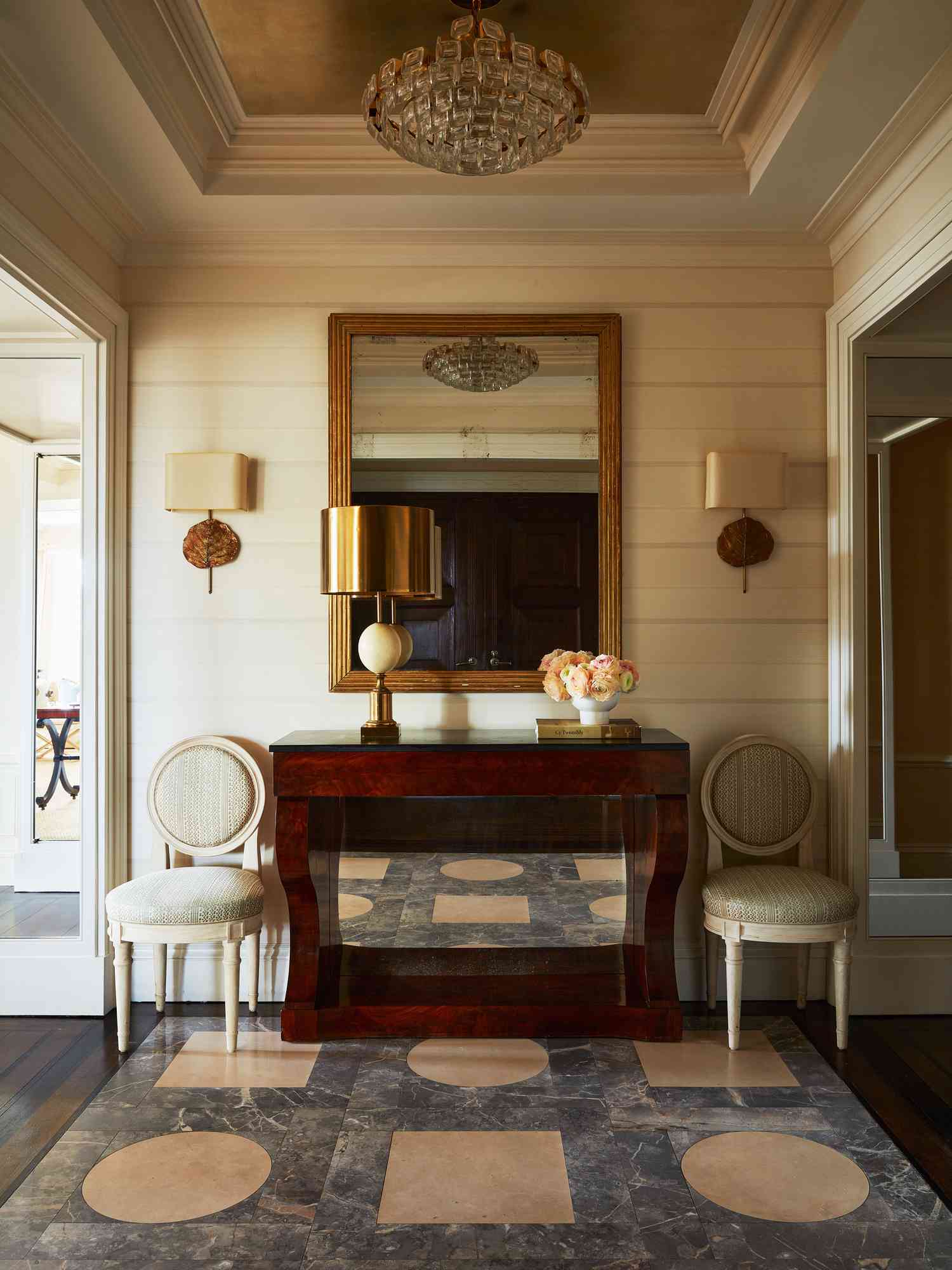 Subtle Horizonal Paneling