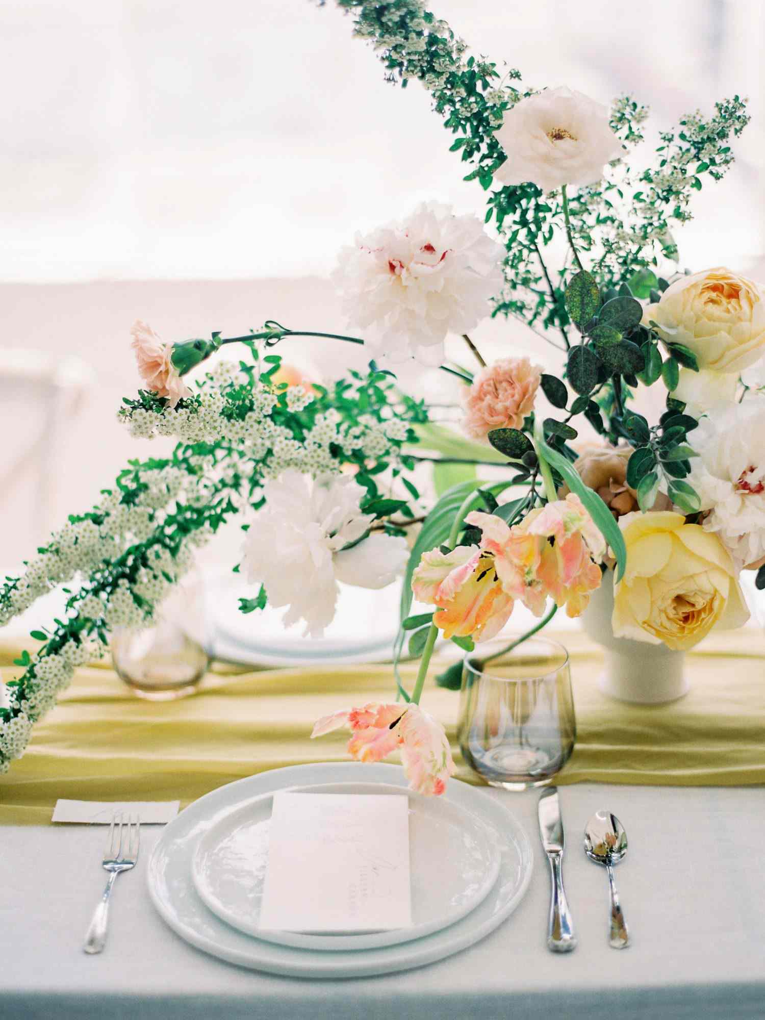 summer wedding floral bouquet centerpieces