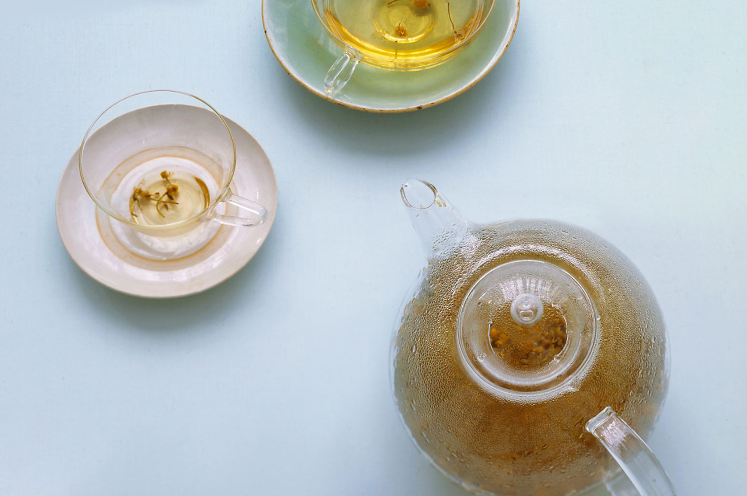 herbal tea in pot and cups