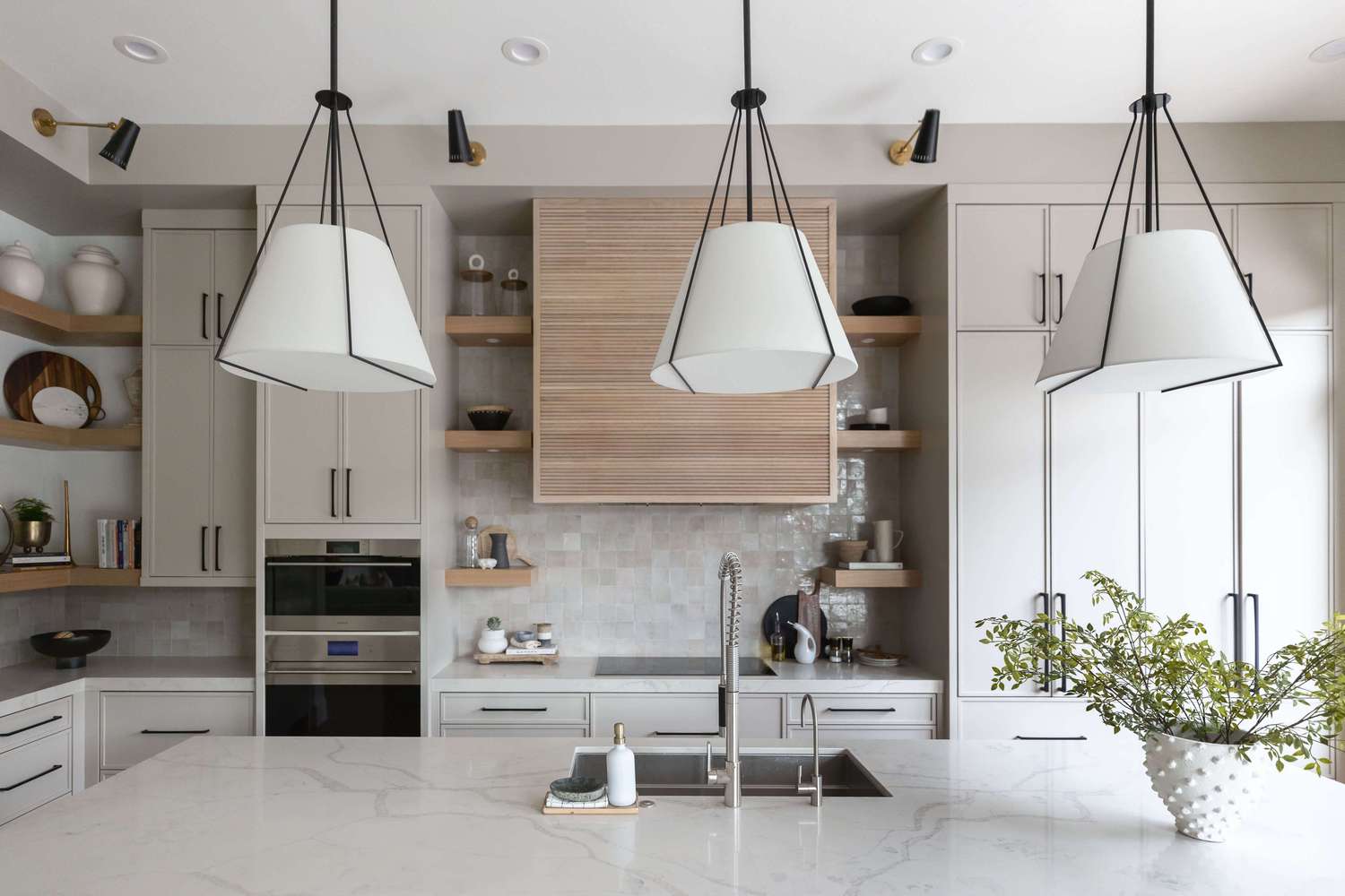 Kitchen with pendant lights 