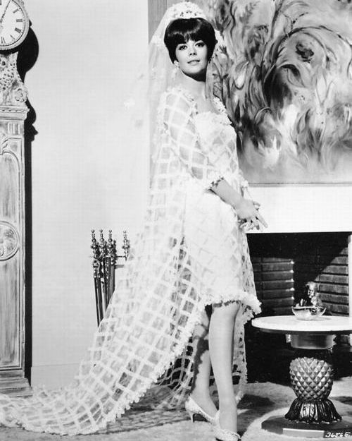 movie-wedding-dresses-penelope-natalie-wood-0516.jpg