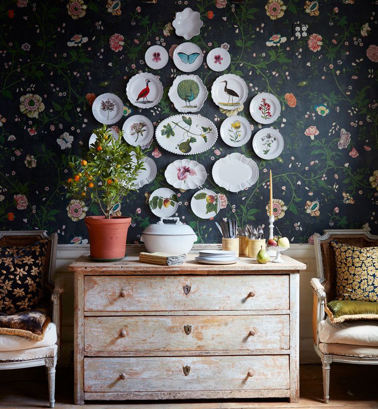 decorative plates on wall