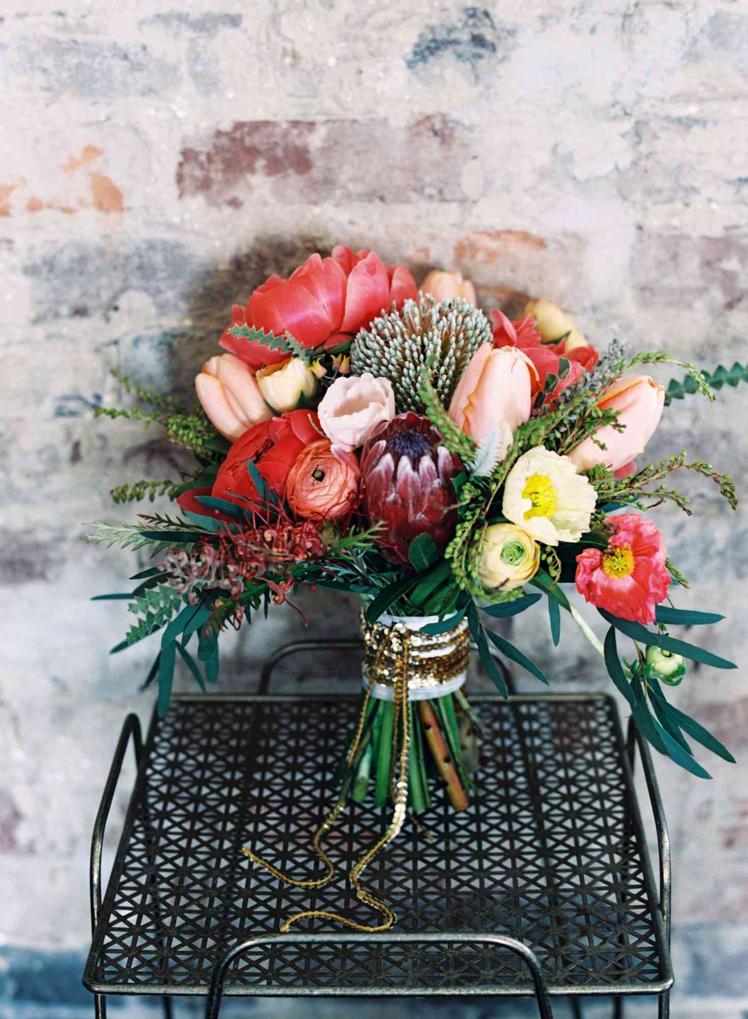 bouquet wraps flowers red cart sequins