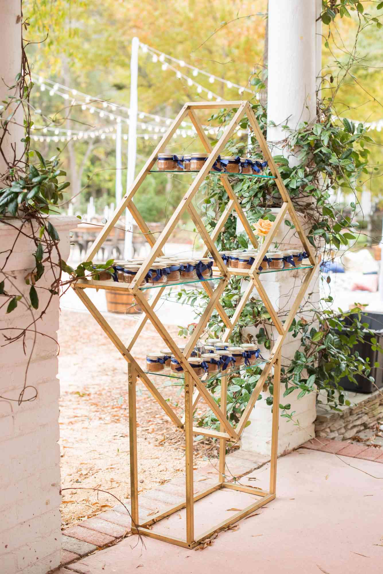 geometric favor display