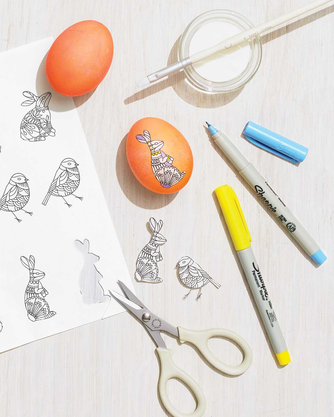 decorating Easter eggs with clip-art